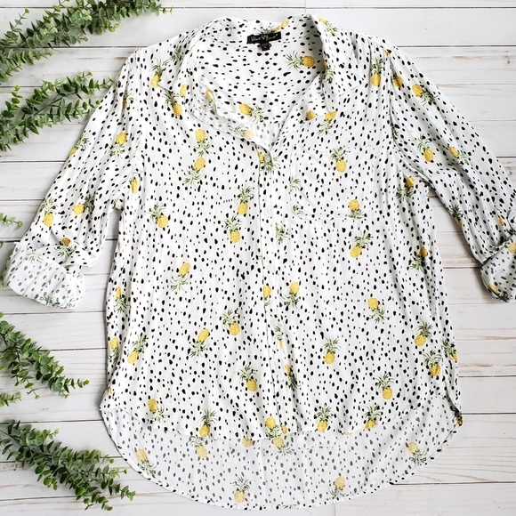 Velvet Heart Tops - Velvet Heart Pineapple Buttondown Shirt